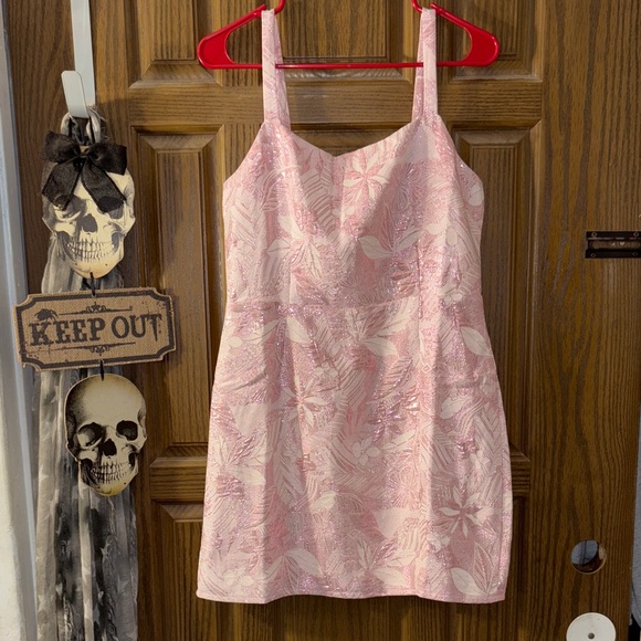 Lulus Dresses & Skirts - Lulu's Pink and White Floral Textured Dress